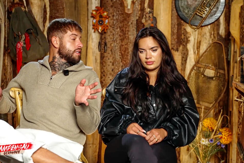 Marc-Robin (32) zeigt im Gespräch mit Henna (25) kein Fünkchen Einsicht, behauptet gar, dafür bekannt zu sein, "alle Frauen zu lieben".