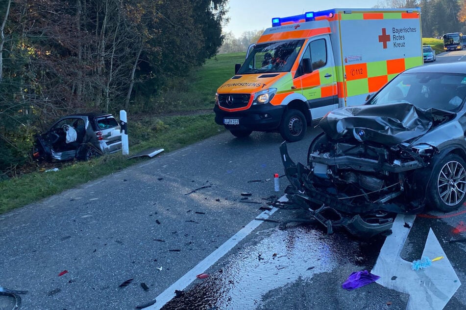 Tödlicher Crash im Allgäu: Smart-Fahrer stirbt auf Bundesstraße