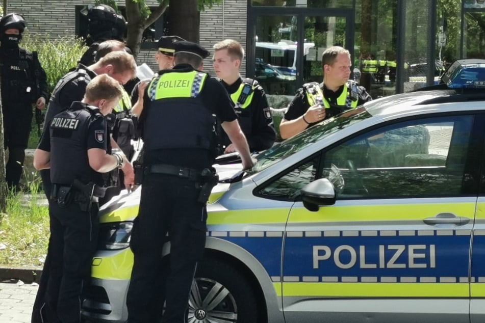 Beamte der Hamburger Polizei konnten den Flüchtigen schnell festnehmen. (Symbolbild)