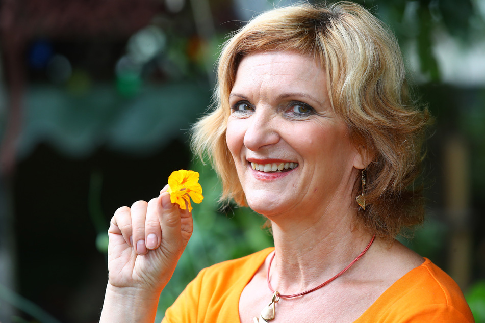 Friseurmeisterin Kati Walter (55) hat jetzt noch mehr Spaß an ihrer Arbeit.