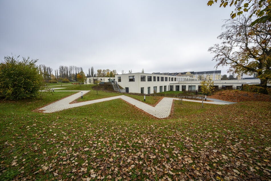 Ein Anbau mit mindestens zehn Klassenräumen soll auf dem Terra Nova Campus in der Heinrich-Schütz-Straße entstehen.