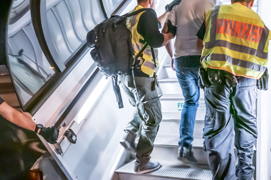 19 Pakistaner wurden per Flugzeug nach Islamabad gebracht (Symbolbild).