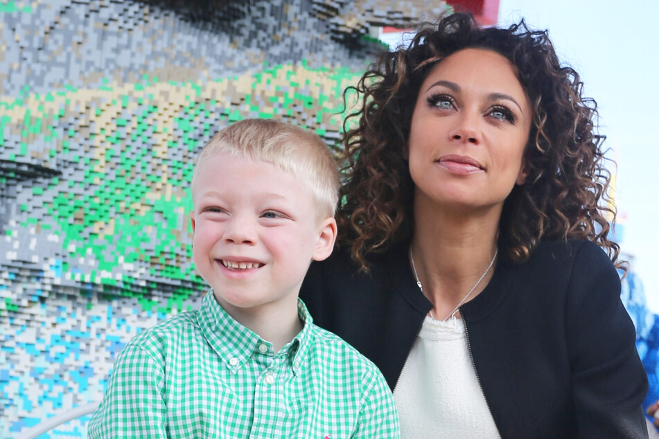 Lilly im April 2017 mit Sohn Amadeus (13) im Legoland in Günzburg.
