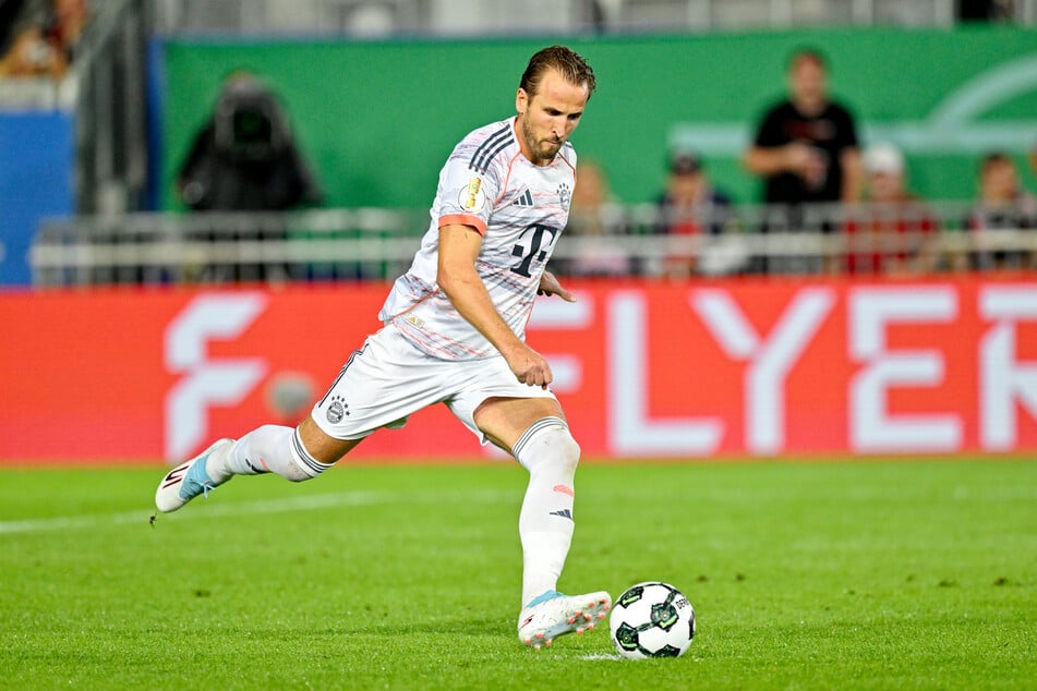 Seinen ersten Elfmeter des Spiels verwandelte Harry Kane noch, danach passierte ihm etwas, das ihm in einem Pflichtspiel für München noch nie passiert war: Der Torhüter wehrte seinen Strafstoß ab.