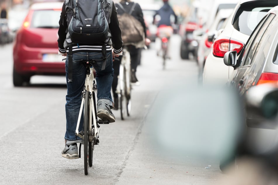 Im Leipziger Westen kam es am Sonntag zu einem Unfall - eine Radfahrerin wurde schwer verletzt. (Symbolbild)