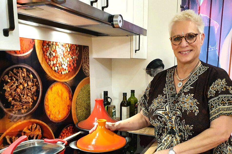 Kandidatin Wera (59) bekochte ihre Gäste bei "Das perfekte Dinner" mit einem marokkanischen Menü.