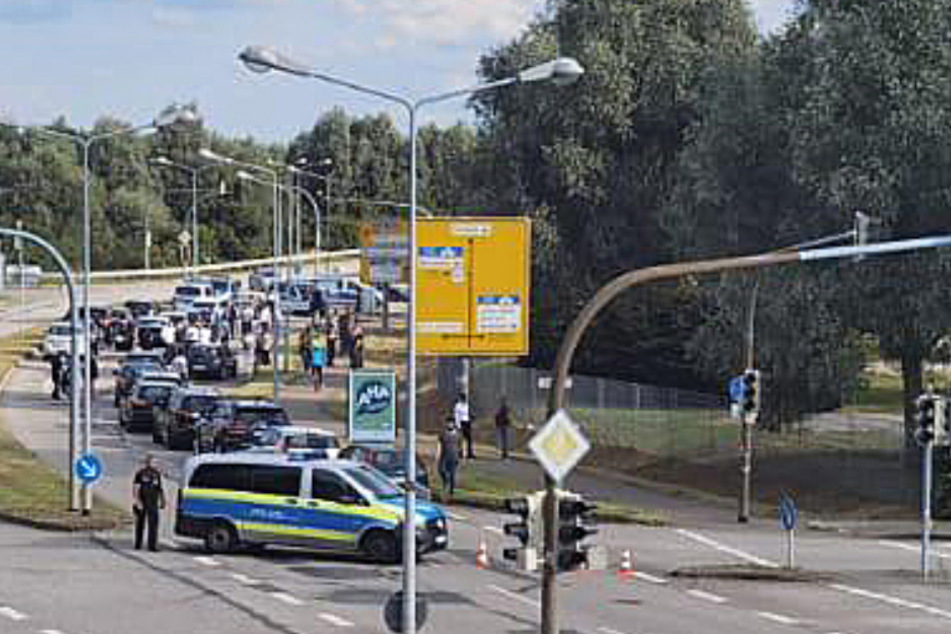 Die Polizei stoppte die Kolonne auf der Rostocker Straße.