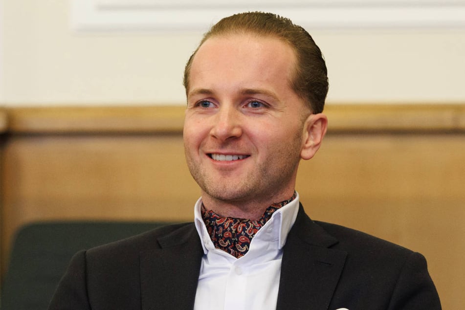 Hendrik Holt (36) hat sich nach seiner Flucht von den deutschen Behörden verabschiedet.