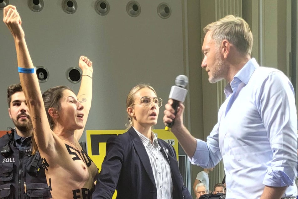 Christian Lindner (45, FDP) suchte sogar das Gespräch mit den Demonstrantinnen.