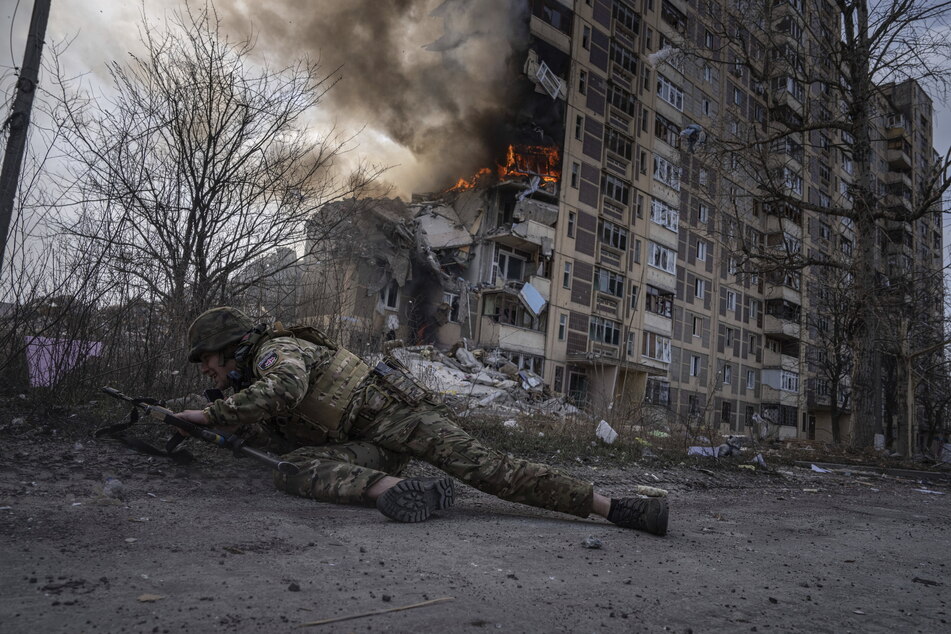 Die Dresdner organisieren Hilfseinsätze in nach wie vor umkämpften und gefährlichen Orten in der Ukraine.