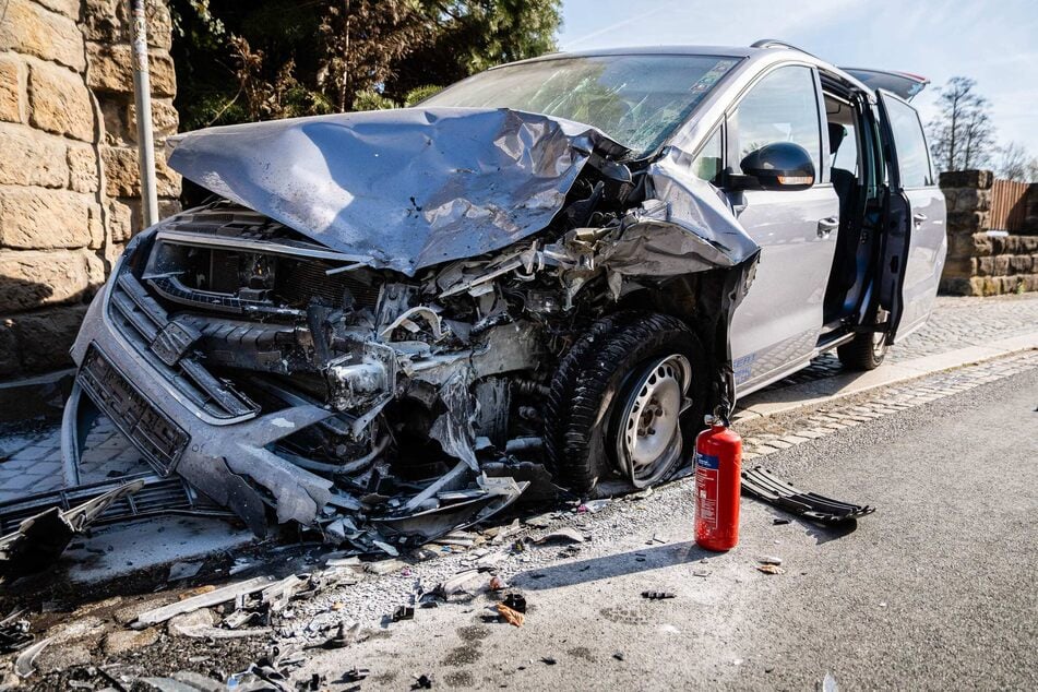Die völlig zerstörte Front des Seats zeugt von der Wucht des Aufpralls.