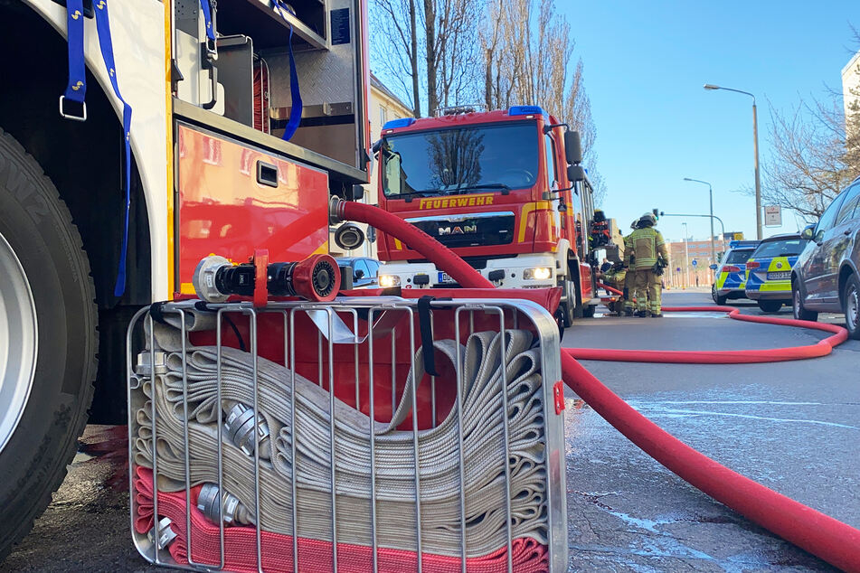 Die Feuerwehr musste am Montagabend zu einem Brand an der 117. Grundschule ausrücken. (Symbolbild)