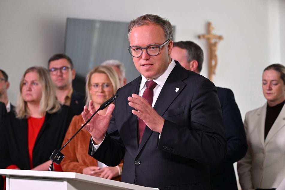 Thüringens Ministerpräsident Mario Voigt (49, CDU) erklärte am Mittwoch, dass er nicht weiter gegen den Entzug seines Doktortitels vorgehen werde.