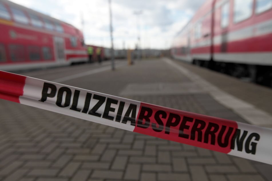 Aufgrund eines Polizei-Einsatzes stand der S-Bahn-Verkehr in Pirna kurzzeitig still. (Archivbild)
