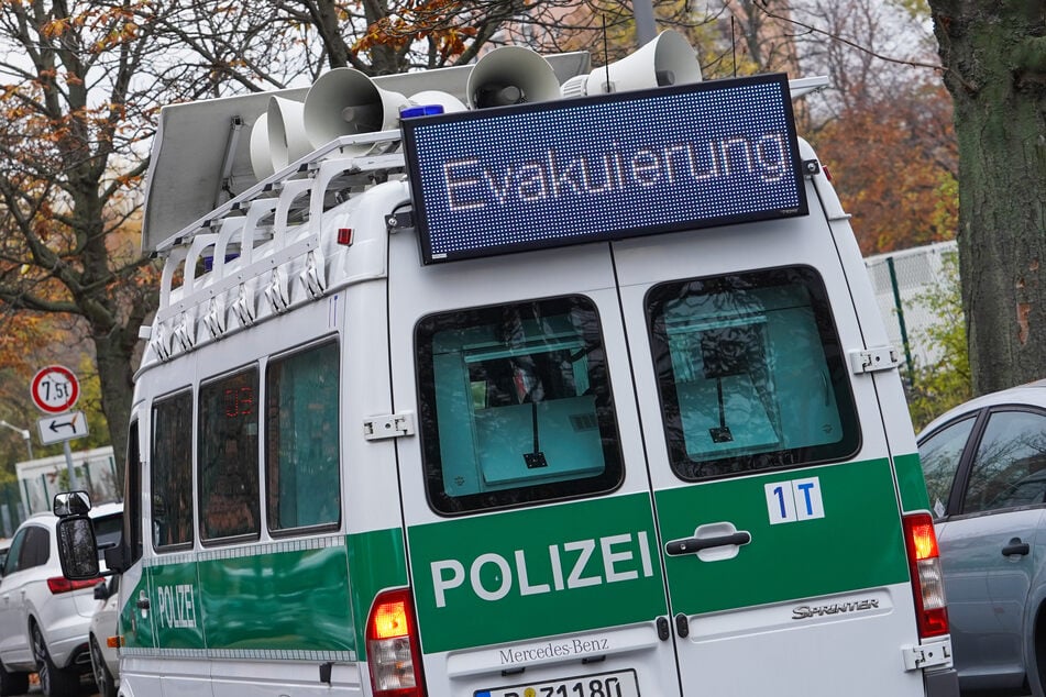Tausende mussten ihre Wohnung verlassen: Weltkriegsbombe in Kreuzberg entschärft!