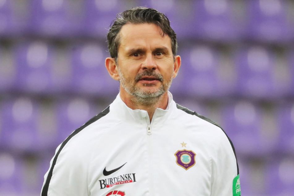 Aue-Coach Schuster sucht noch nach einem passenden Füllstein.