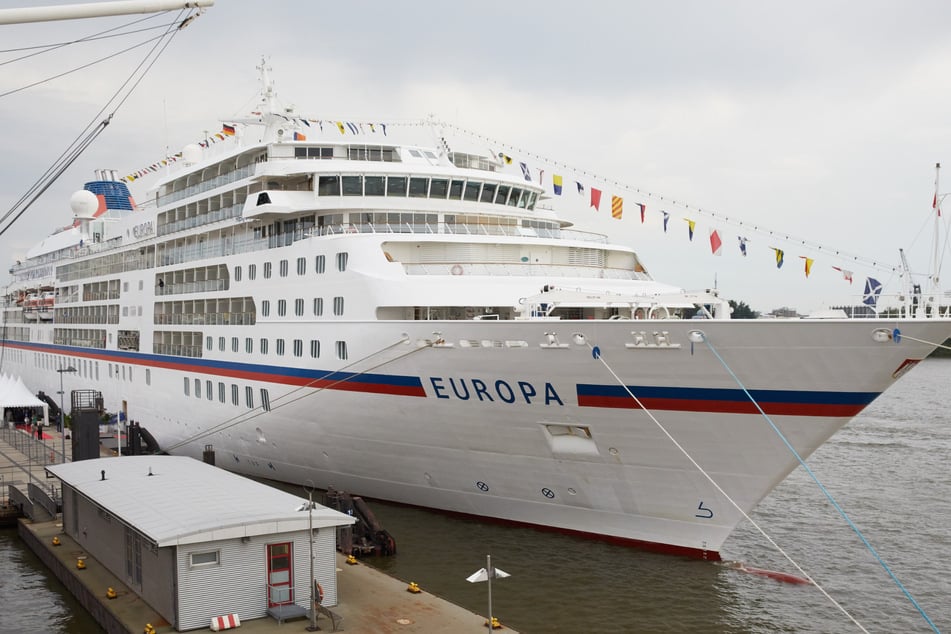 Das Kreuzfahrtschiff "MS Europa" kommt nach Hamburg. (Archivfoto)