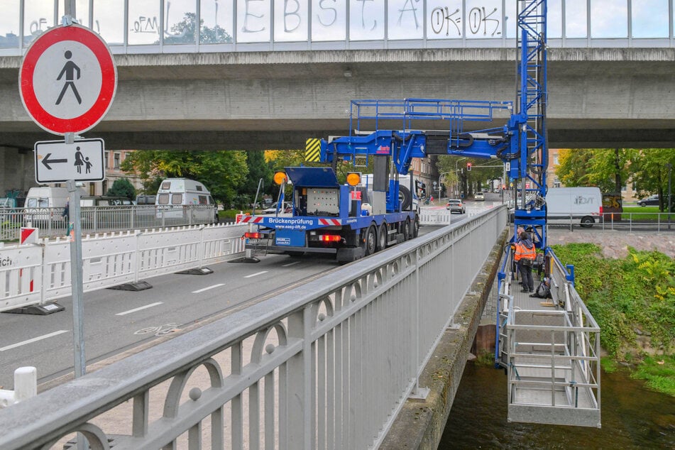 Bei der Hauptprüfung an der Wernerstraße erfolgte ein Brücken-TÜV, der alle sechs Jahre obligatorisch ist.