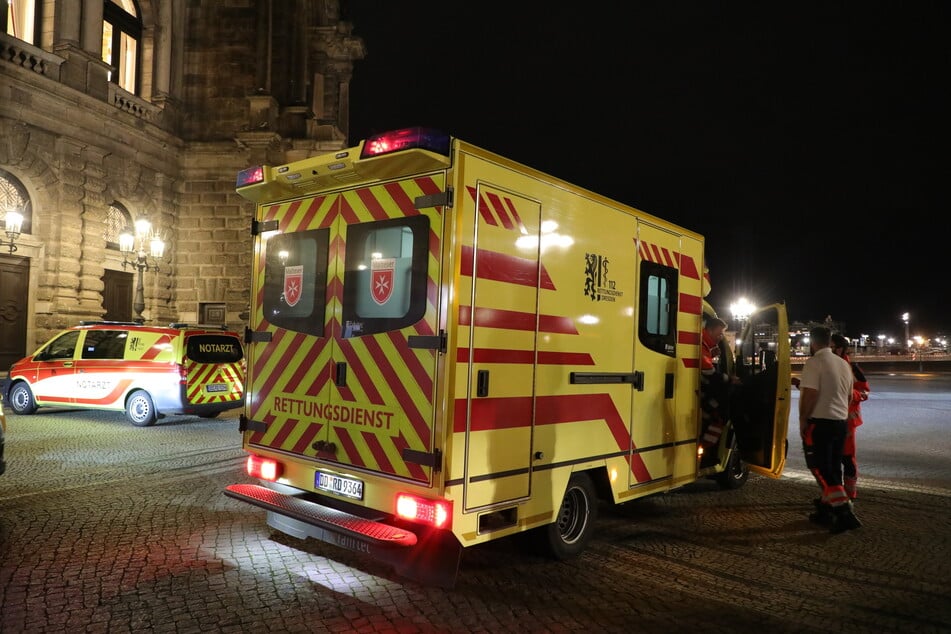 Warum mehrere Retter und Semperoper-Besucher bei einem Einsatz im Dezember über Beschwerden klagten, bleibt weiterhin ungeklärt.