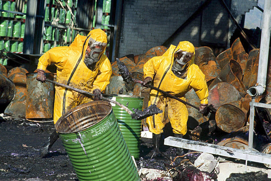 1986 gelangte nach einem Brand in einem Schweizer Lager des Chemiekonzerns Sandoz (heute Novartis) kontaminiertes Löschwasser in den Rhein, was zu einem großen Fischsterben führte. (Archivfoto)