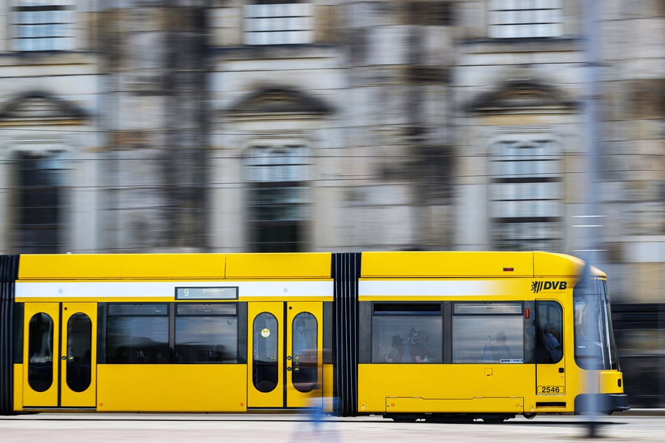 Das 9-Euro-Ticket gilt unter anderem in Straßenbahnen, aber auch in allen Bussen, U-Bahnen, S-Bahnen und Zügen des Nah- und Regionalverkehrs.