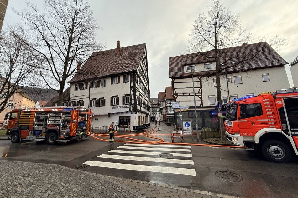 Die Feuerwehr war mit einem Großaufgebot vor Ort.