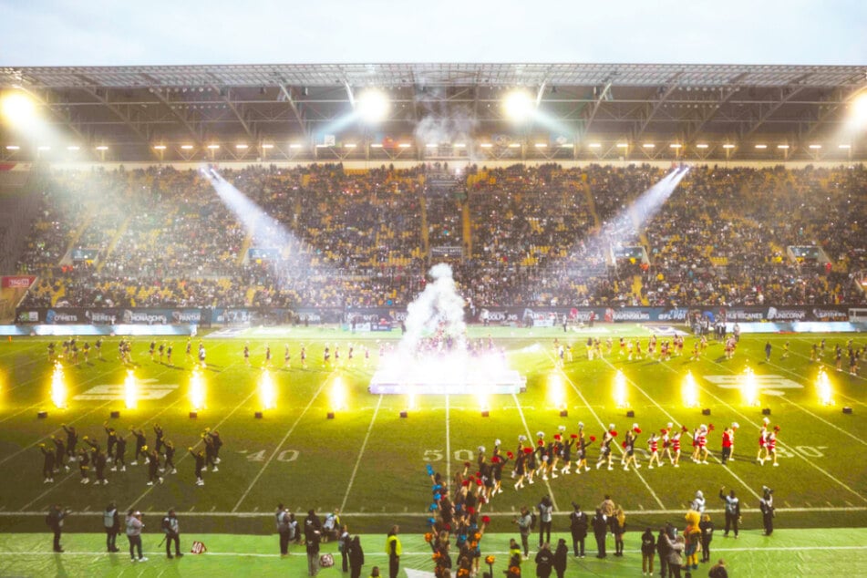 Die zwei besten Teams des Profi-Footballs kämpfen in Dresden um den Pokal