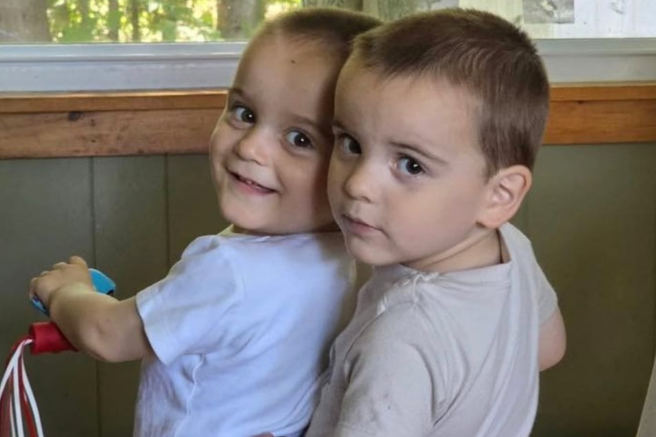 Bradley und Noah (†2) starben durch einen Mann, der sie mit dem Auto unter Alkoholeinfluss anfuhr.