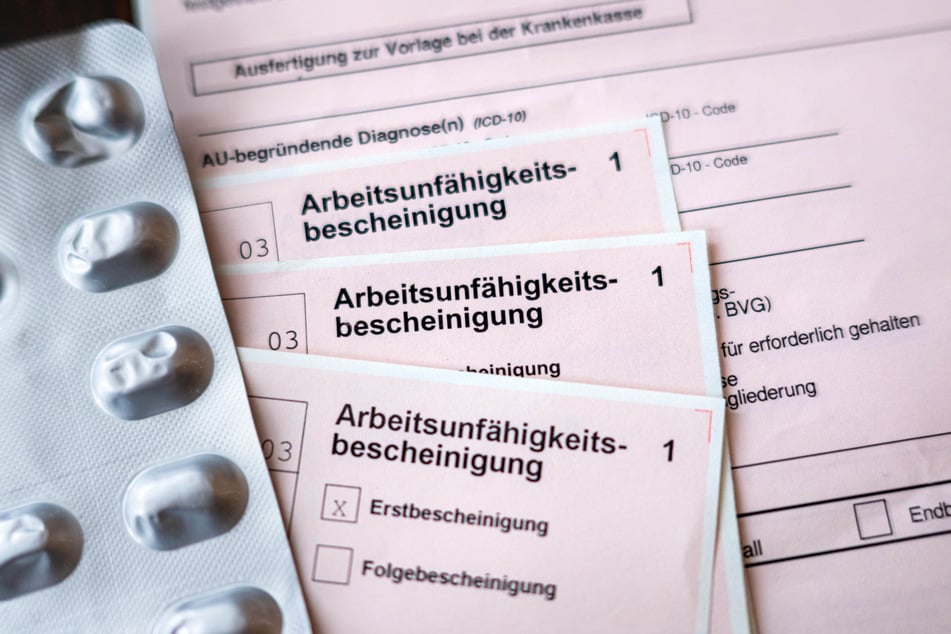 Die Vorlage einer ärztlichen Arbeitsunfähigkeitsbescheinigung ab dem ersten Krankheitstag soll als gesetzliche Regel eingeführt werden.