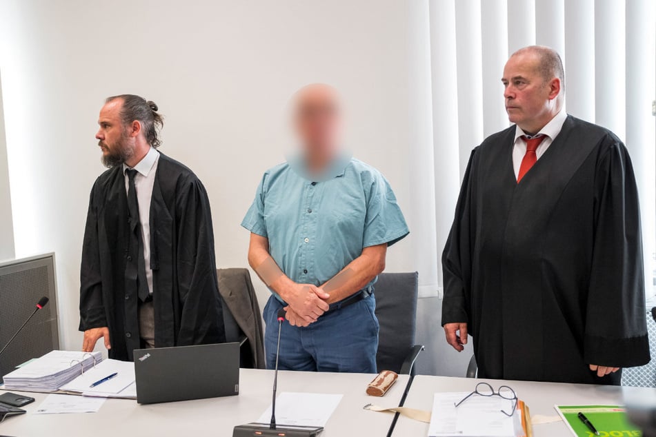 Die Verteidiger des 74-Jährigen werfen der Staatsanwaltschaft vor, sich völlig auf ihren Mandanten eingeschossen zu haben.