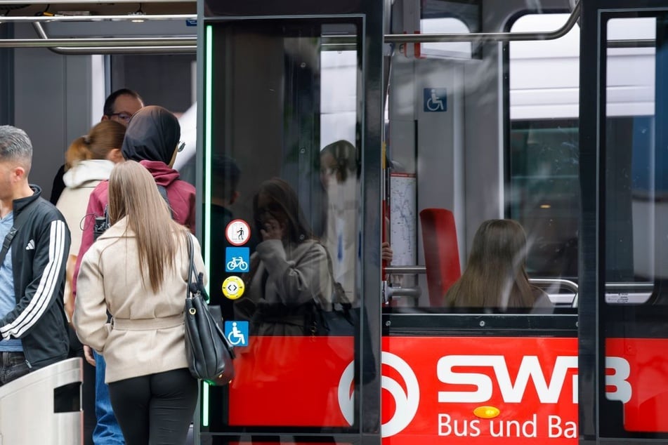 60 von 75 Bonner Stadtbahnen wurden vorsorglich aus dem Verkehr gezogen. Für Fahrgäste bedeutet das vorerst voraussichtlich vollere Züge.