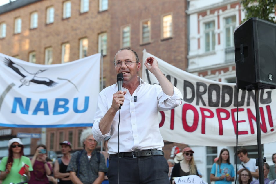 Wolfram Günther (52, Grüne) sprach am Donnerstag bei der Demo.