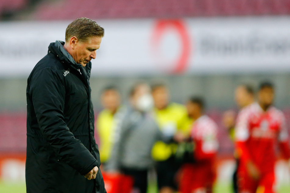 Nach 509 Tagen ist Schluss! Markus Gisdol (51) muss nach nur fünf Siegen aus 38 Spielen seit dem Beginn der Corona-Pandemie beim 1. FC Köln seinen Hut nehmen.