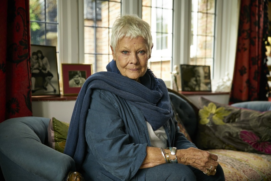In "Tea with the Dames - Ein unvergesslicher Nachmittag" bekommt man unter anderem von Judi Dench wunderbare Geschichten erzählt.