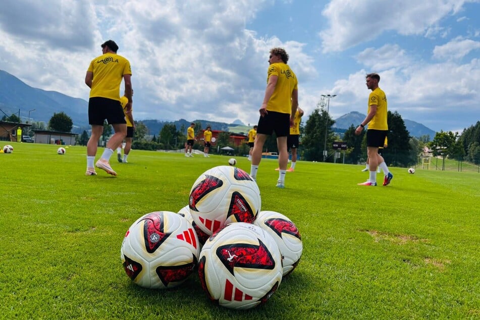 Die Dynamos dürfen in der zweiten Einheit des Tages an den Ball.