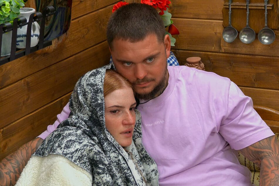 Seine Freundin Laura (26) hat ihm verziehen. Dennoch ist nicht alles rosig bei den beiden.
