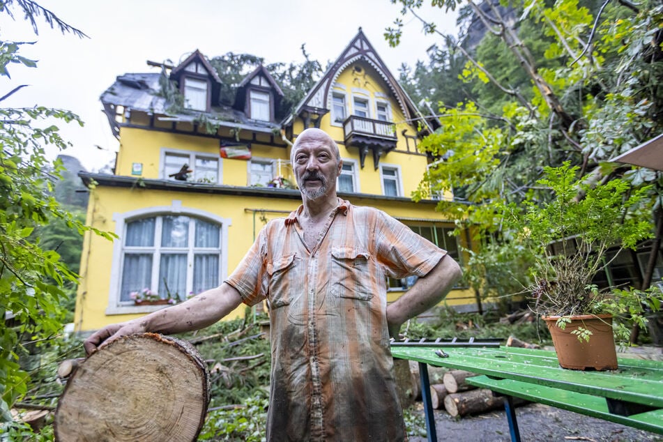 Christoph Büttner (58) von der Waltersdorfer Mühle kommt nicht an das Spendengeld.