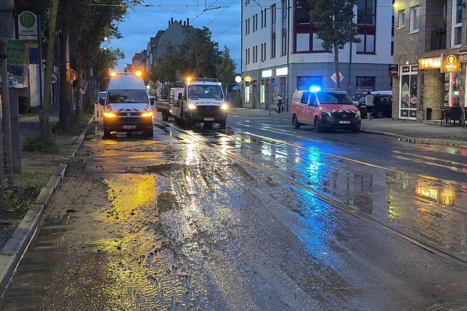 Die Straße musste vorübergehend teilweise gesperrt werden.