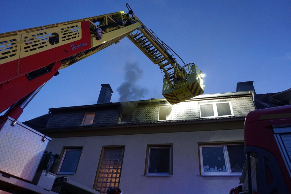 Das Feuer in der Dachgeschosswohnung in der Formerstraße war am Donnerstag (4. Januar) gegen 16.46 Uhr ausgebrochen.