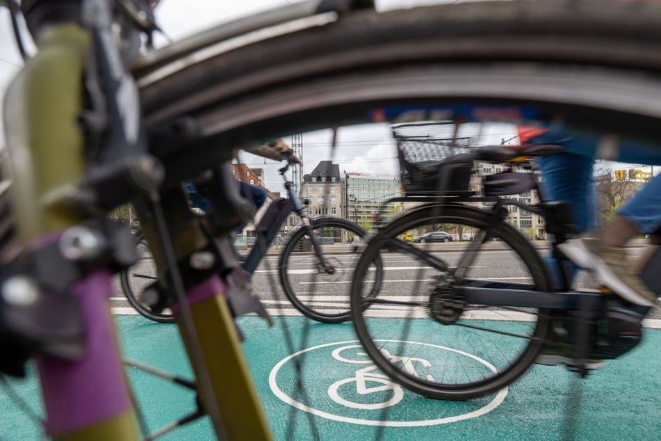 Wie stehen Leipzigs Stadtrat-Anwärter zum Radwegeausbau? TAG24 hat nachgefragt. (Archivbild)