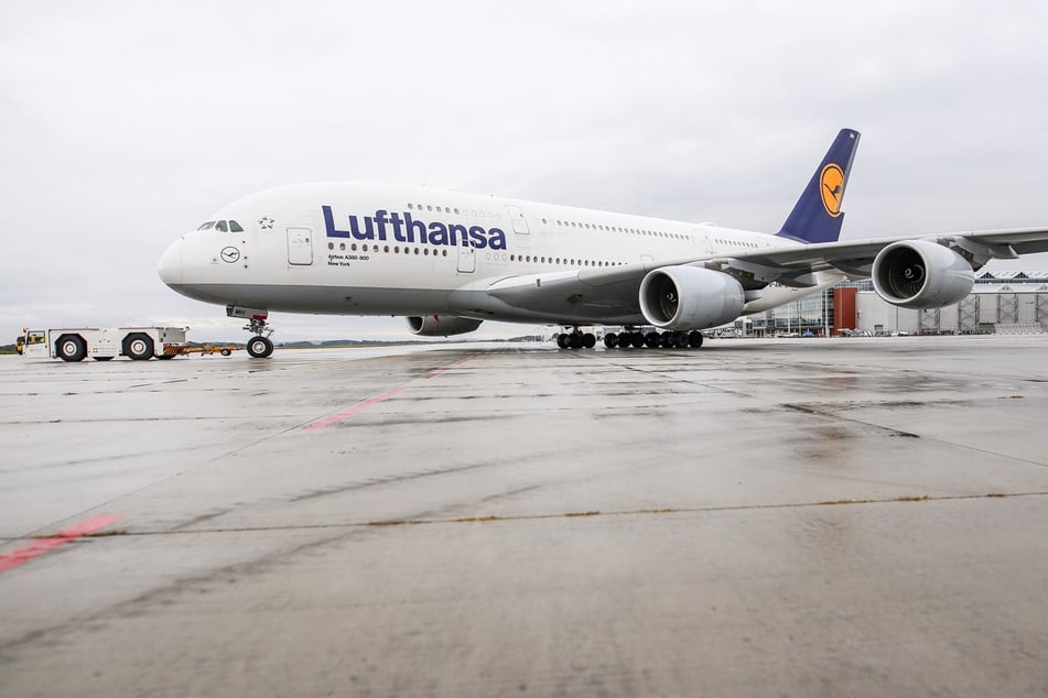 Dieser A380 (D-AIMH) war vor fünf Jahren in Dresden zur Generalüberholung. Er soll vermutlich auch zurückkehren.