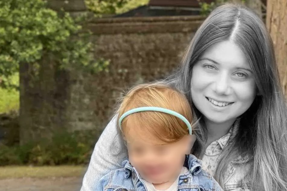 Von Kranteil tödlich getroffen: Mutter bringt Tochter in letzter Sekunde in Sicherheit