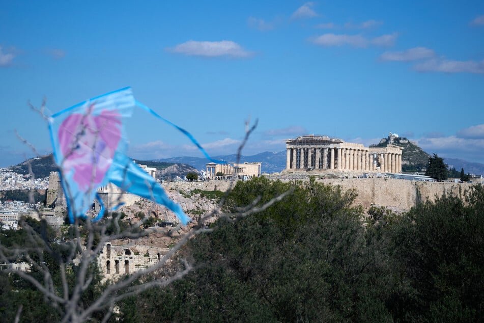 Two US tourists injured in knife attack at Acropolis in Greece