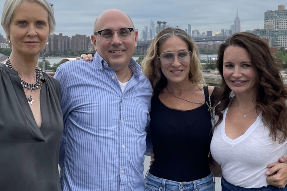 Willie Garson (m) with Cynthia Nixon (l), Sarah Jessica Parker (m), and Kristin Davis (r) on the set of the HBO Max series, And Just Like That...