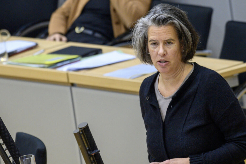 Innenministerin Tamara Zieschang (52, CDU) will Polizei und Waffenbehörde besser schulen.