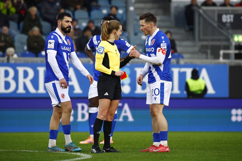 Davina Lutz (M.) hatte am Sonntag alle Hände voll zu tun.