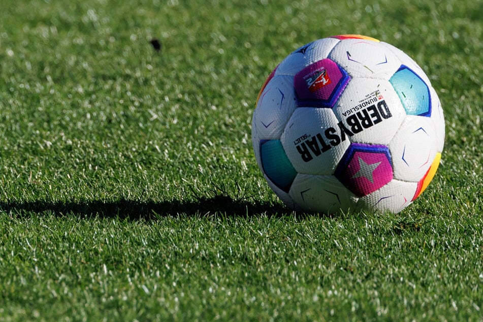 Berlin: Brutale Attacke auf Fußballmannschaft: Jugendspieler zu fünft zusammengeschlagen