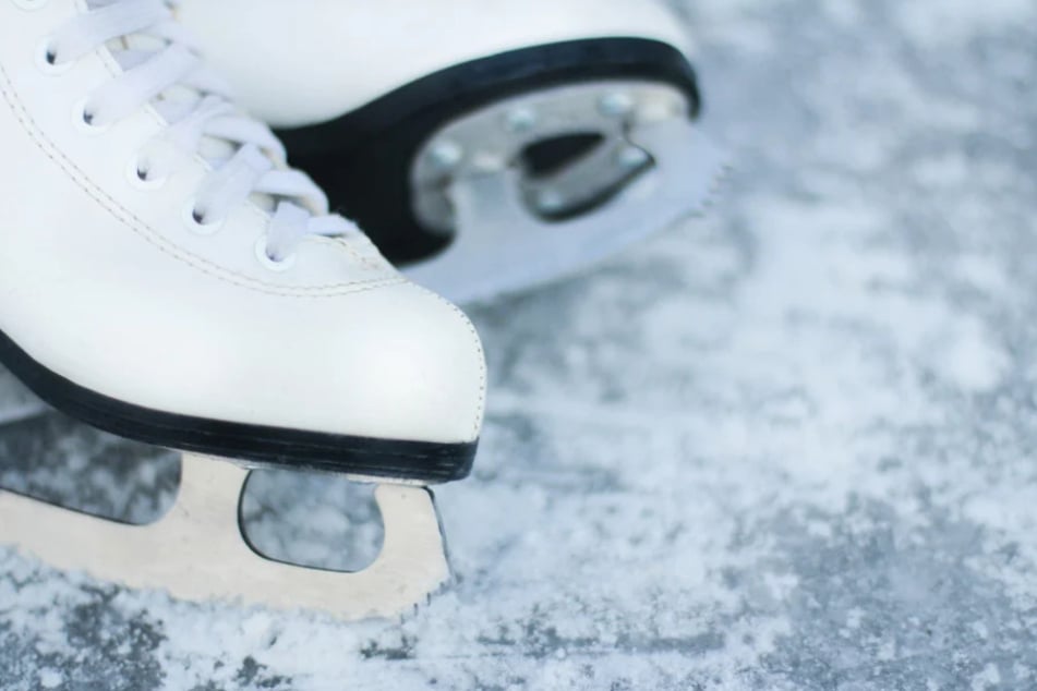 In Oelsnitz könnt Ihr noch draußen Schlittschuhlaufen. (Symbolbild)