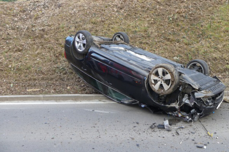 Der Skoda glich nach dem Unfall einem Totalschaden.