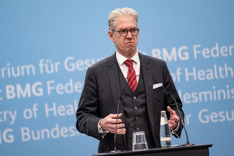 Andreas Gassen (63), Vorsitzender der Kassenärztlichen Bundesvereinigung (KBV), plädiert für höhere Tabakpreise.